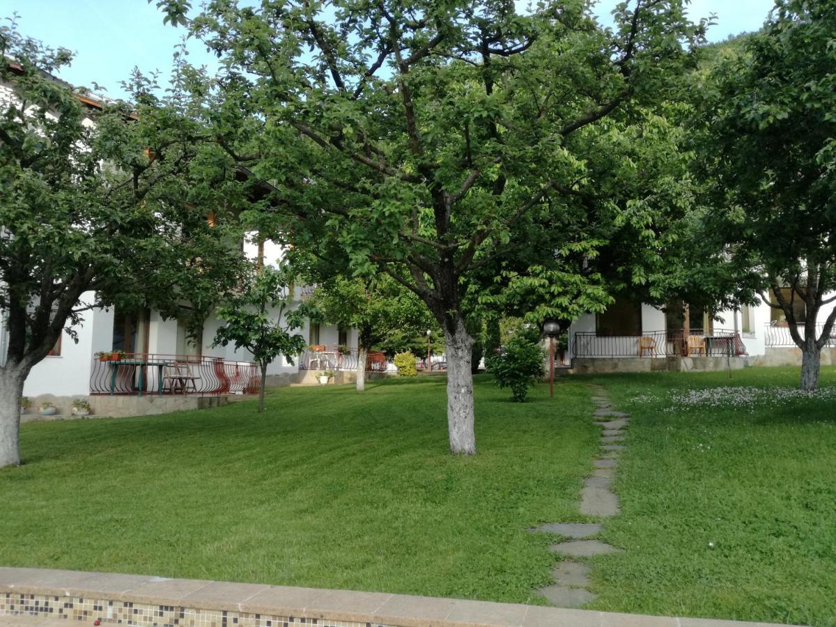 By The River Hotel Complex Balkanets  Exteriör bild